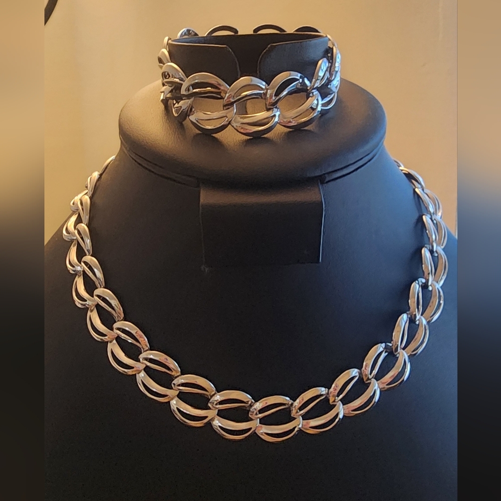 Napier‎ Elegant Silver Tone Necklace and Bracelet Set